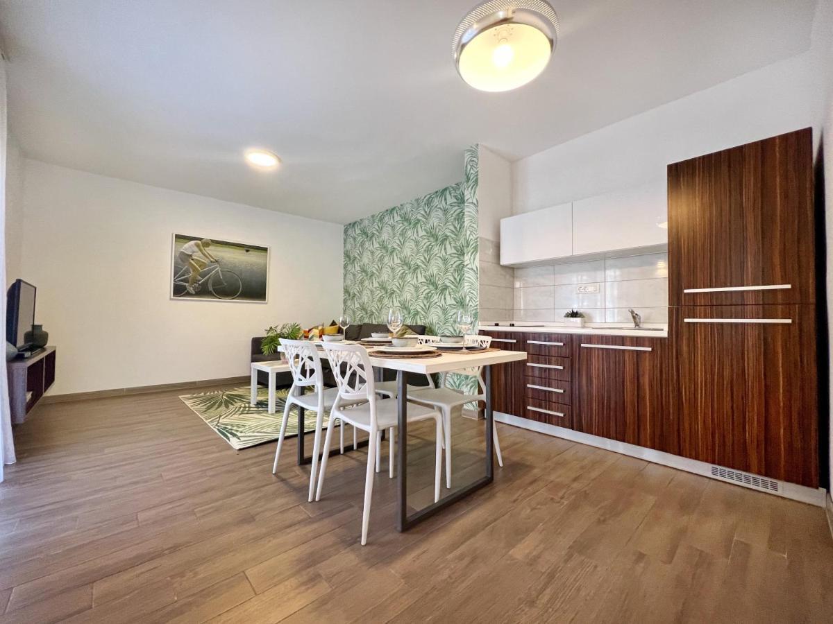 Apartments Teodora Maria Novigrad  Екстер'єр фото