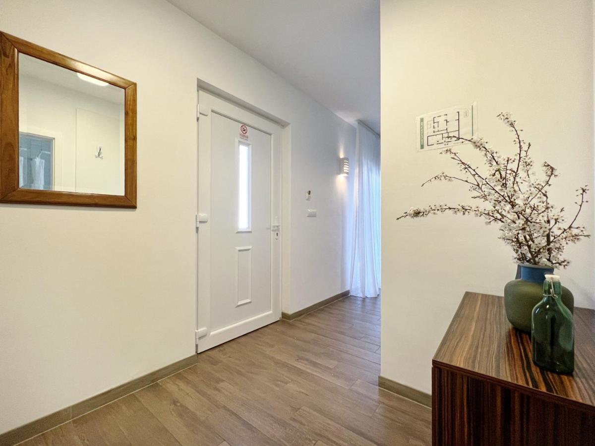 Apartments Teodora Maria Novigrad  Екстер'єр фото