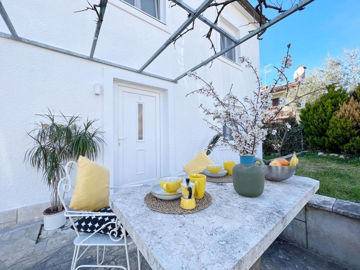 Apartments Teodora Maria Novigrad  Екстер'єр фото