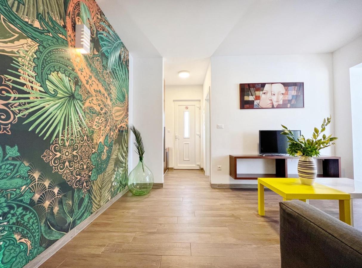 Apartments Teodora Maria Novigrad  Екстер'єр фото