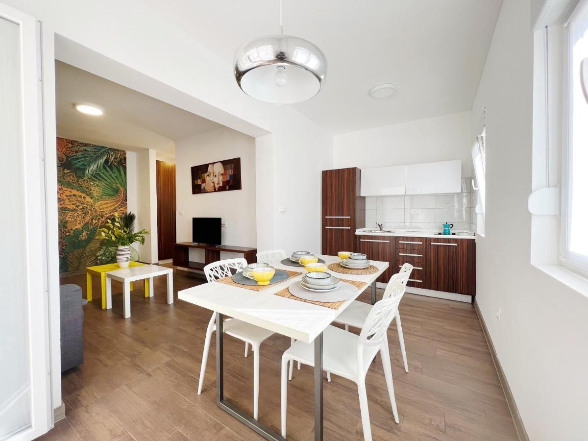 Apartments Teodora Maria Novigrad  Екстер'єр фото