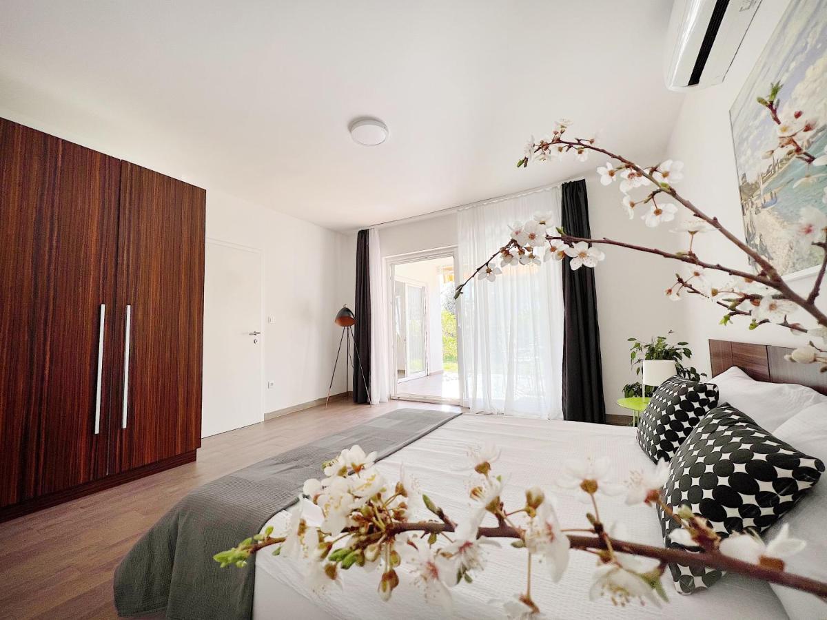 Apartments Teodora Maria Novigrad  Екстер'єр фото
