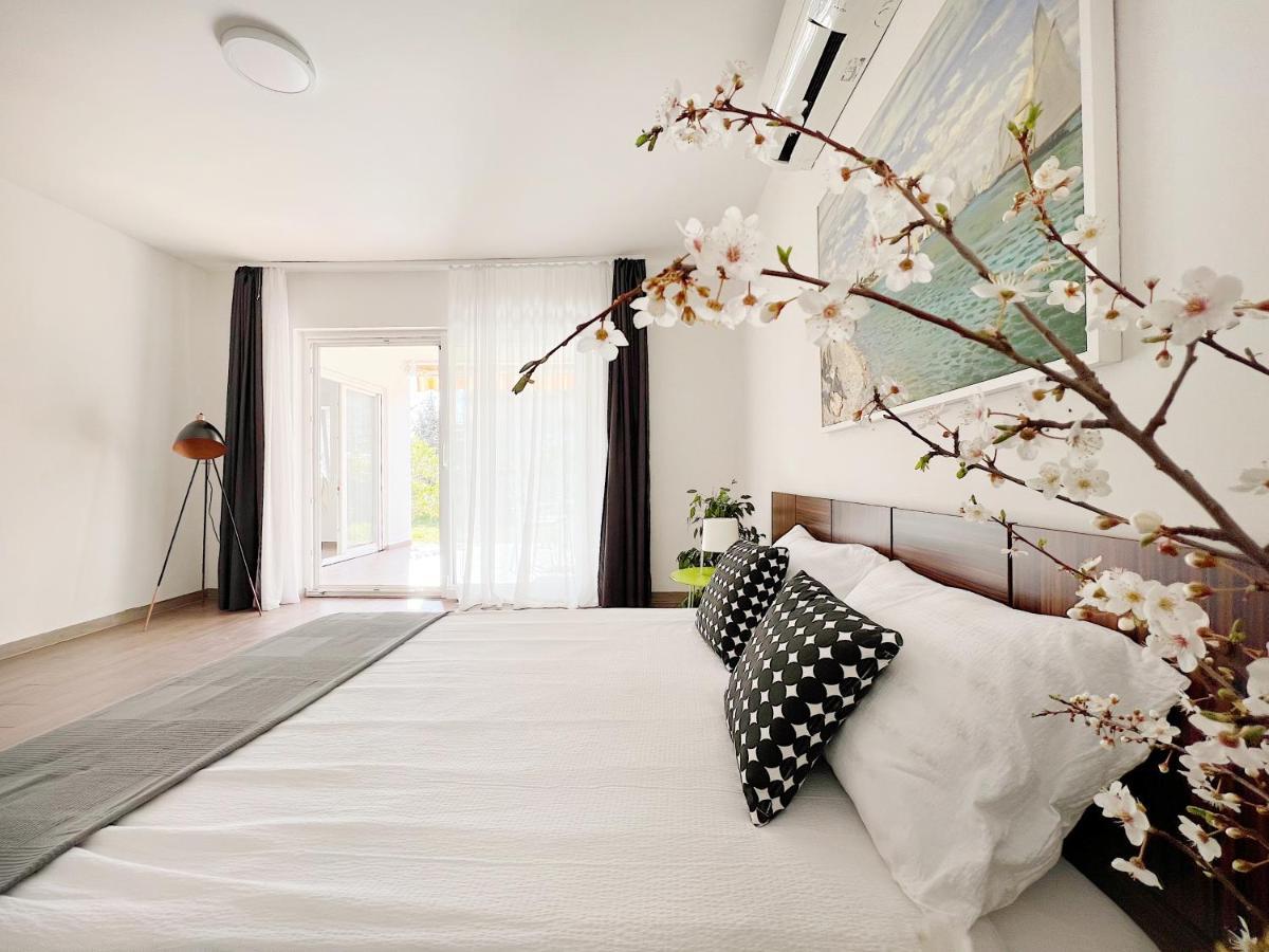 Apartments Teodora Maria Novigrad  Екстер'єр фото