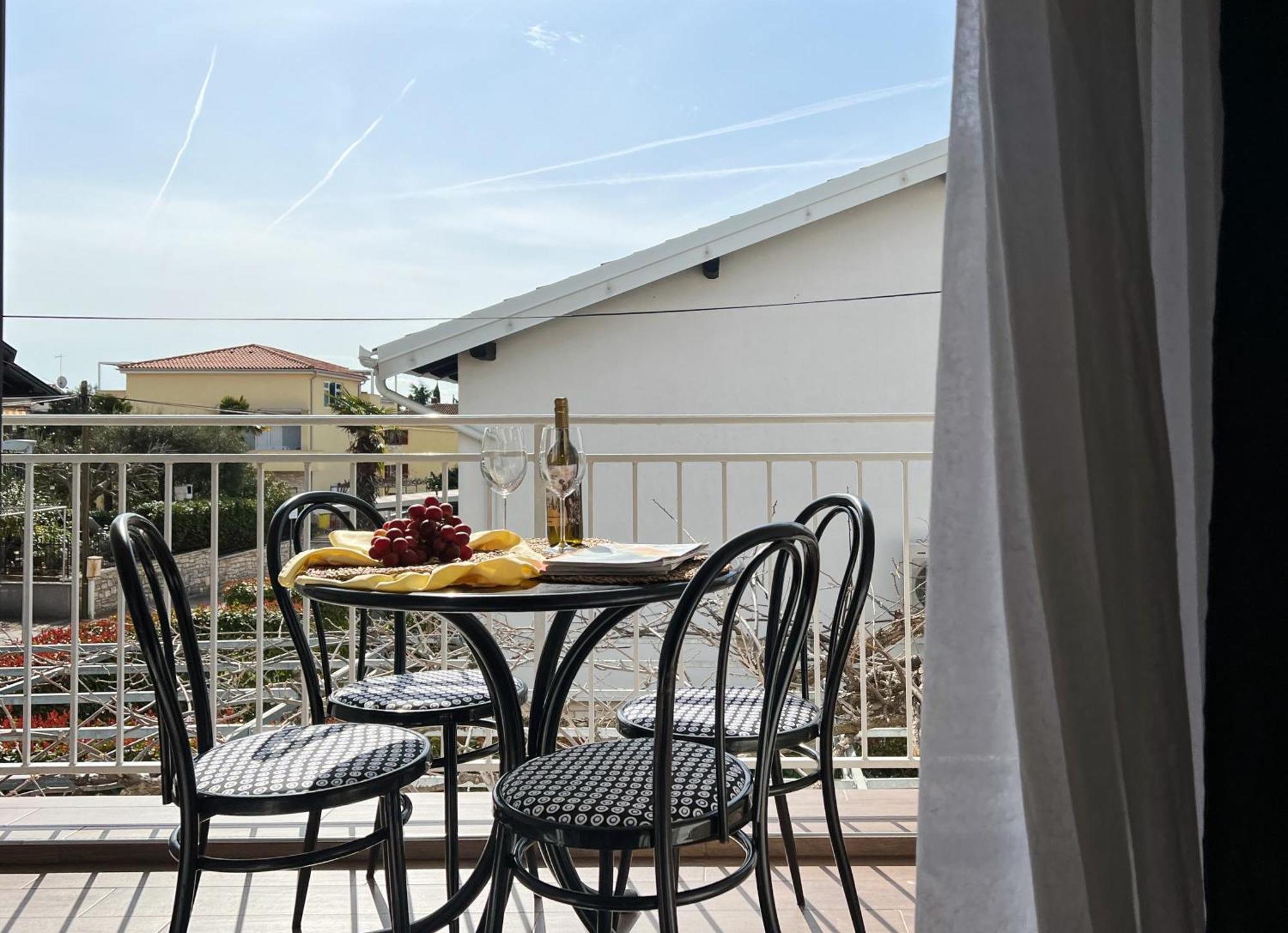 Apartments Teodora Maria Novigrad  Екстер'єр фото
