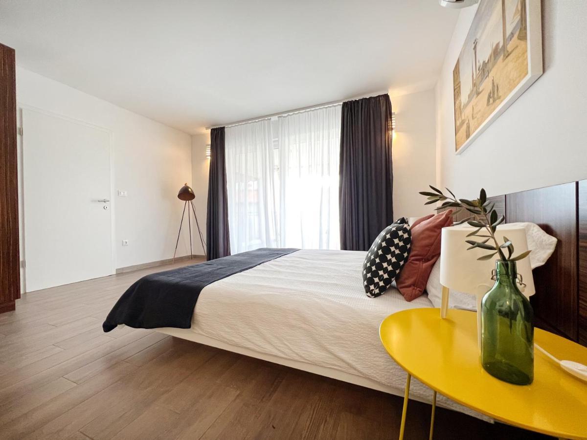 Apartments Teodora Maria Novigrad  Екстер'єр фото