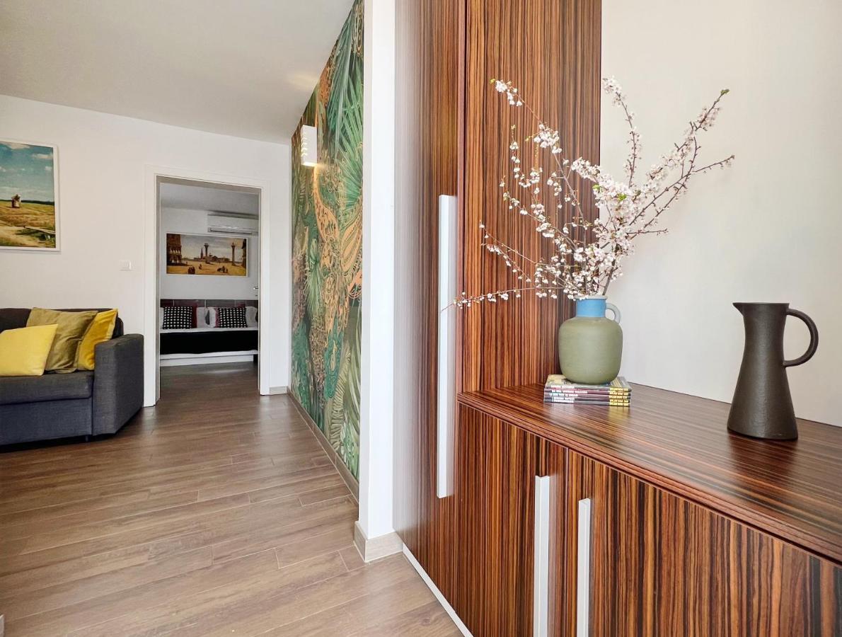Apartments Teodora Maria Novigrad  Екстер'єр фото