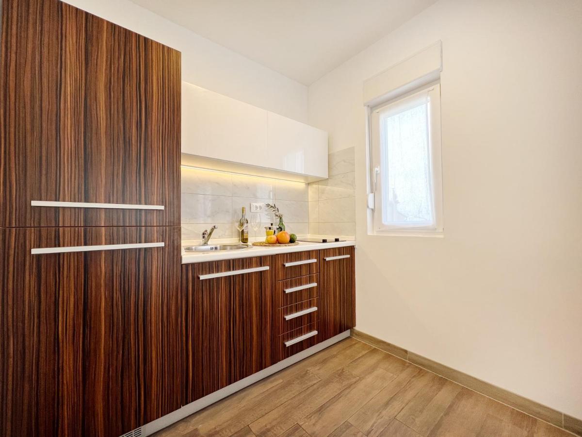 Apartments Teodora Maria Novigrad  Екстер'єр фото