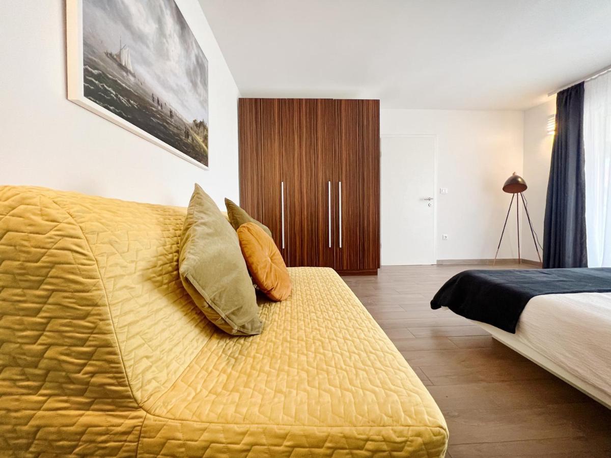 Apartments Teodora Maria Novigrad  Екстер'єр фото